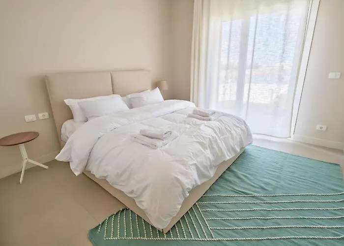 Ground Floor Two Bedrooms In Joubal Lagoon With Direct Pool Access And View Apartment *