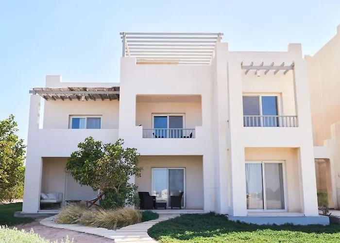 Ground Floor Two Bedrooms In Joubal Lagoon With Direct Pool Access And View *